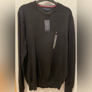 NWT Tommy Hilfiger Black Sweater (Medium)